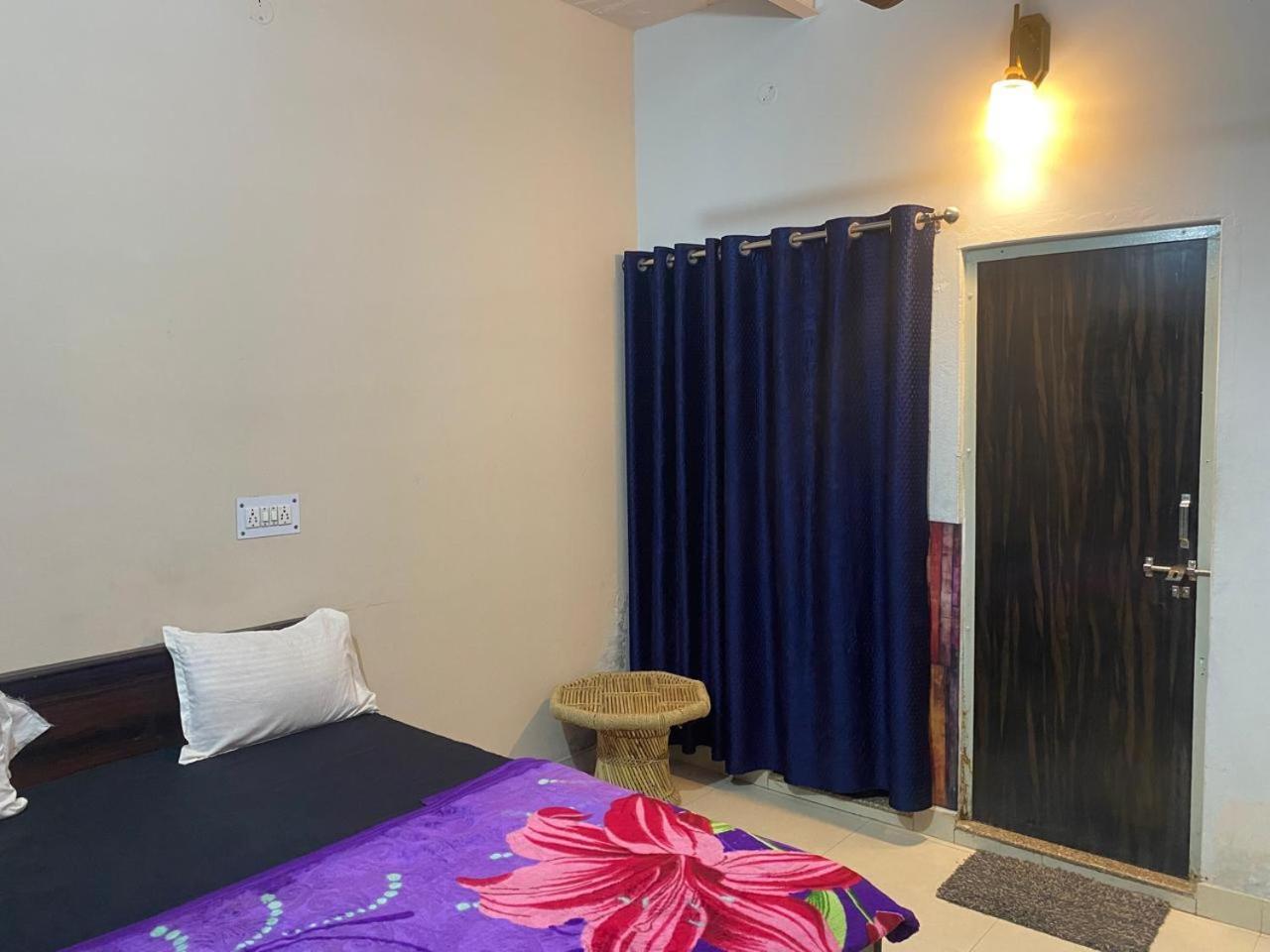 Ram Paying Guest House & Hostel Near By Krishna Janmabhoomi มถุรา ภายนอก รูปภาพ